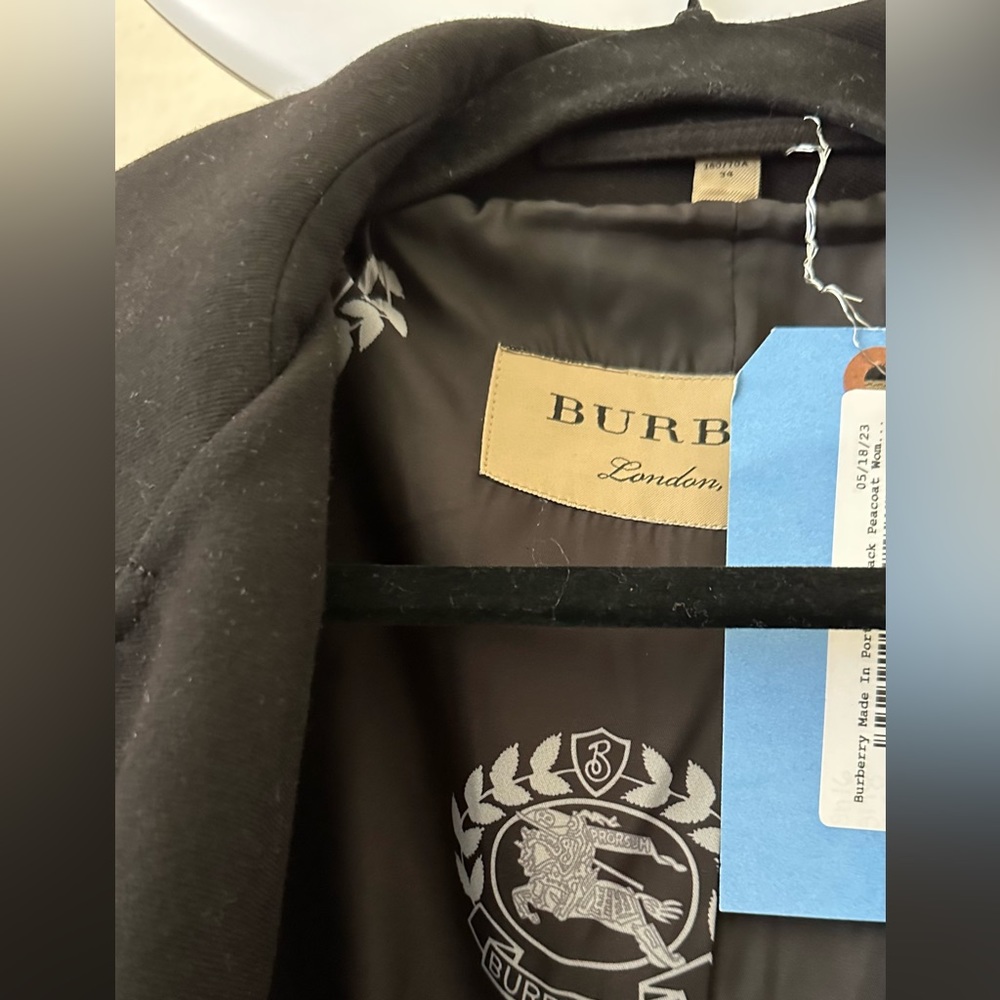 Burberry coat size 160/70 34 perfect condition color black - Picture 3 of 5